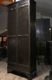 vestiaire riveté 1900 ancien